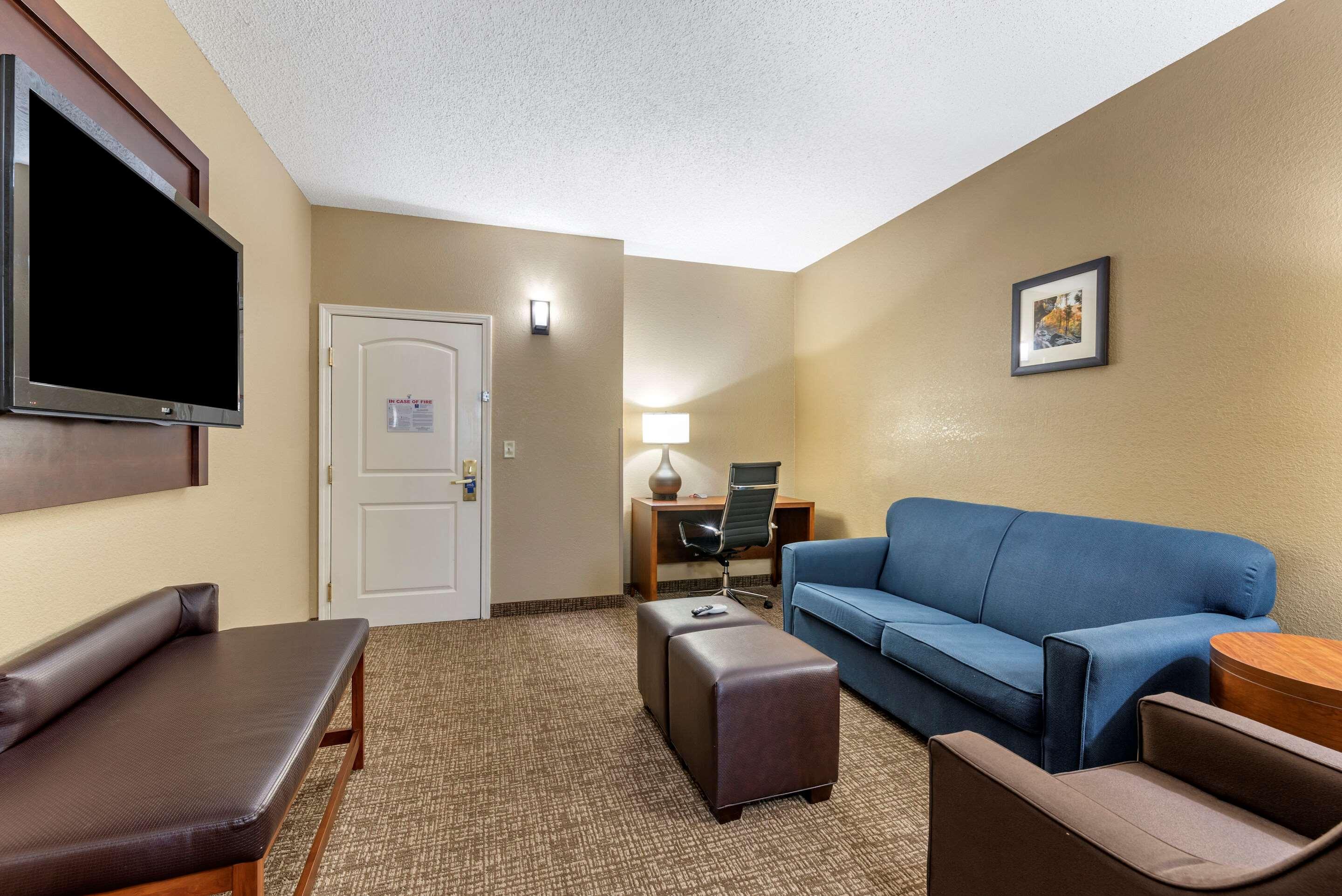 Comfort Inn & Suites El Dorado Exterior photo