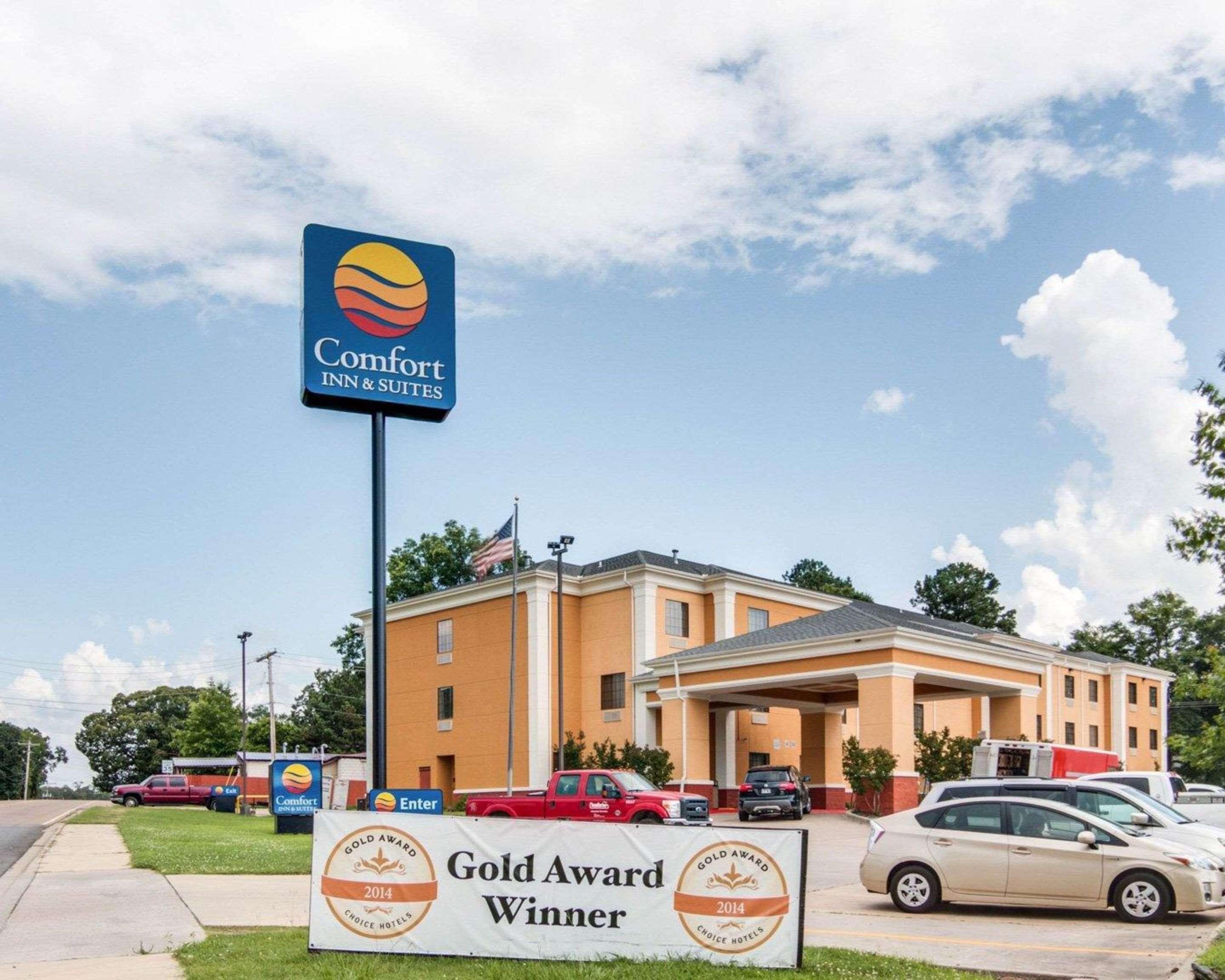 Comfort Inn & Suites El Dorado Exterior photo