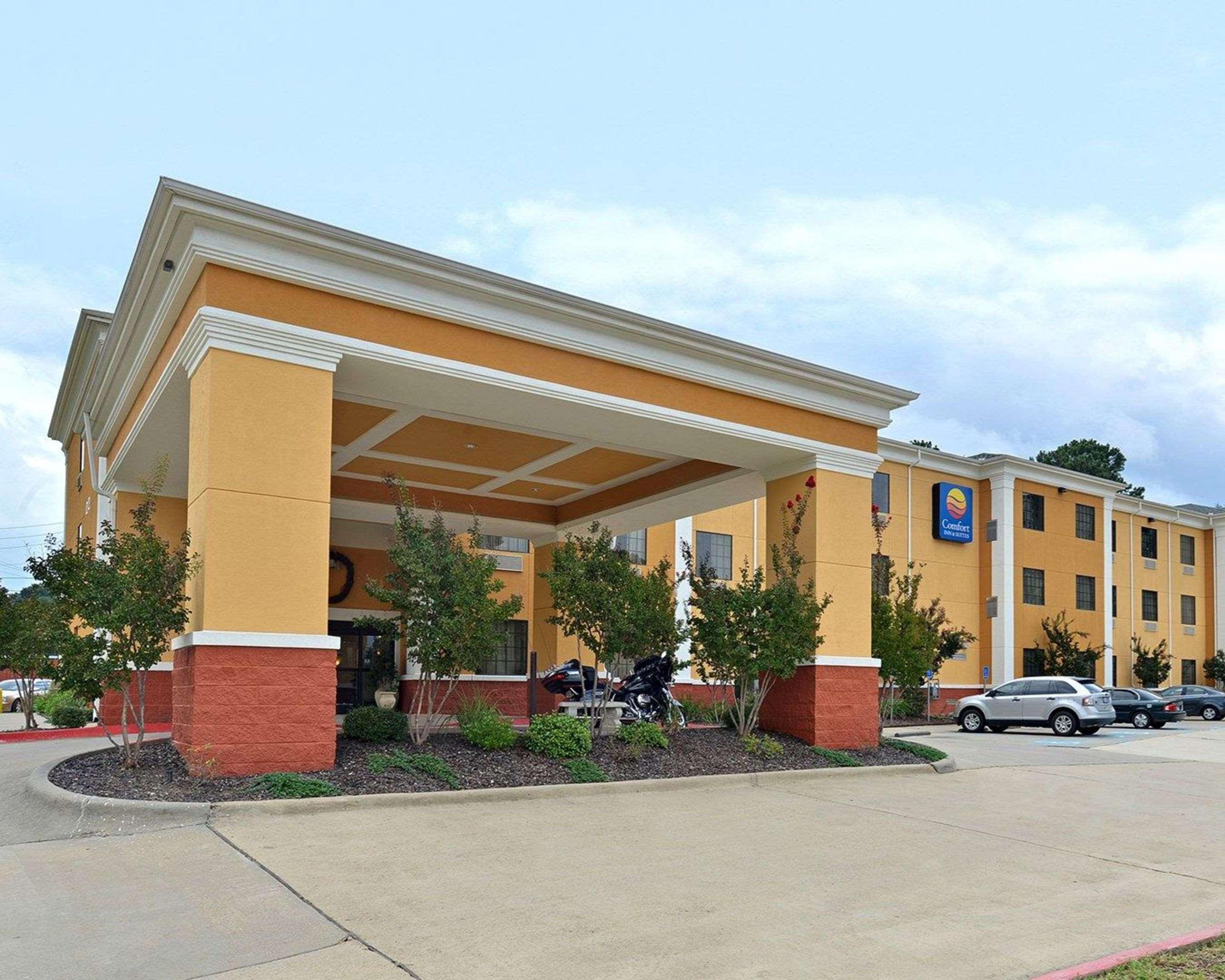 Comfort Inn & Suites El Dorado Exterior photo